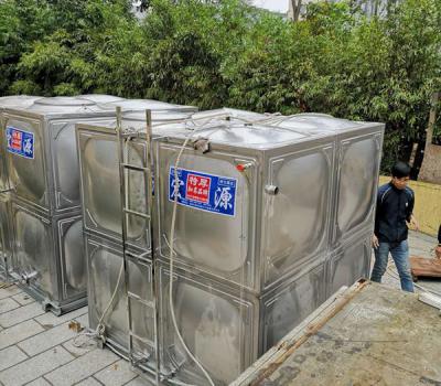 海口市紅城湖路8立方不銹鋼組合水箱兩臺